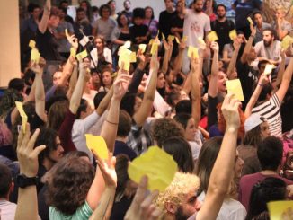 Assembleia estudantil organizada pelo DCE no dia 17.10.2019 que deflagrou o encerramento da greve estudantil.