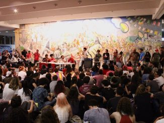 Assembleia estudantil organizada pelo DCE no dia 17.10.2019 que deflagrou o encerramento da greve estudantil.