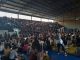 Ginásio do Centro de Desportos da UFSC com cerca de 500 estudantes durante assembléia geral