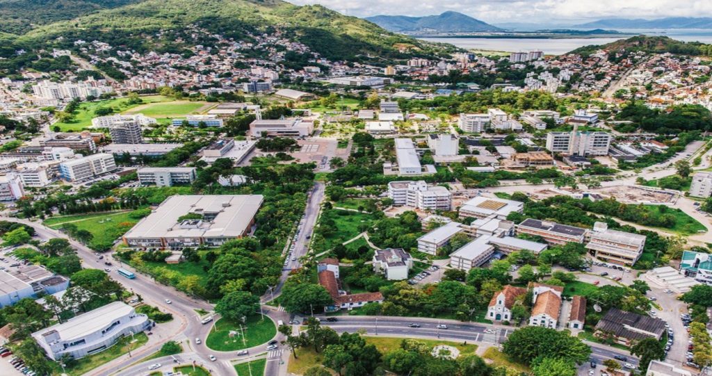 Foto aérea da Universidade Federal de Santa Catarina , no campus Trindade, em Florianópolis.