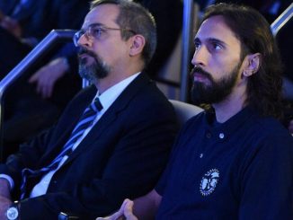 O ministro da Educação, Abraham Weintraub e o presidente da UNE, Iago Montalvão, durante apresentação do Future-se.