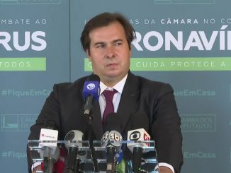 O presidente da Câmara, Rodrigo Maia, durante entrevista coletiva no Congresso — Foto: Reprodução/GloboNews