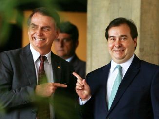 Os presidentes da República, Jair Bolsonaro, e da Câmara, Rodrigo Maia Fátima Meira/Futura Press/Folhapress Leia mais em: https://veja.abril.com.br/politica/previdencia-bolsonaro-e-governistas-tentam-contornar-crise-com-maia/