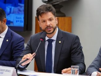 Deputado federal Israel Batista (PV-DF) é o novo presidente da Frente Parlamentar Mista da Educação. — Foto: Pablo Valadares/Câmara dos Deputados
