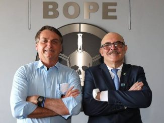 Presidente Jair Bolsonaro e o ministro da Educação, Milton Ribeiro, na sede do Bope no Rio de Janeiro. Do Twitter do ministro - Reprodução redes sociais