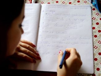 Educação estudante aluna sala de aula caderno matemática. Foto: TV Brasil/Agência Brasil