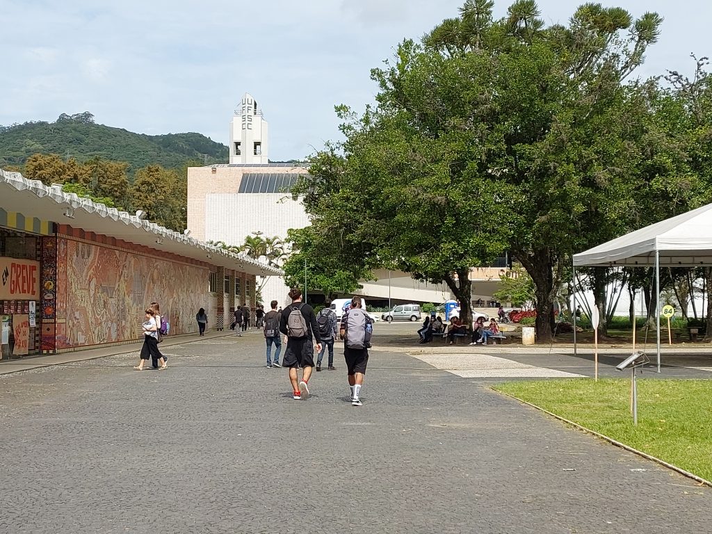 Retomada das aulas presenciais na UFSC