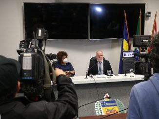 Joana Célia dos Passos e Irineu Manoel de Souza (Fotos: Erick de Souza/Apufsc)